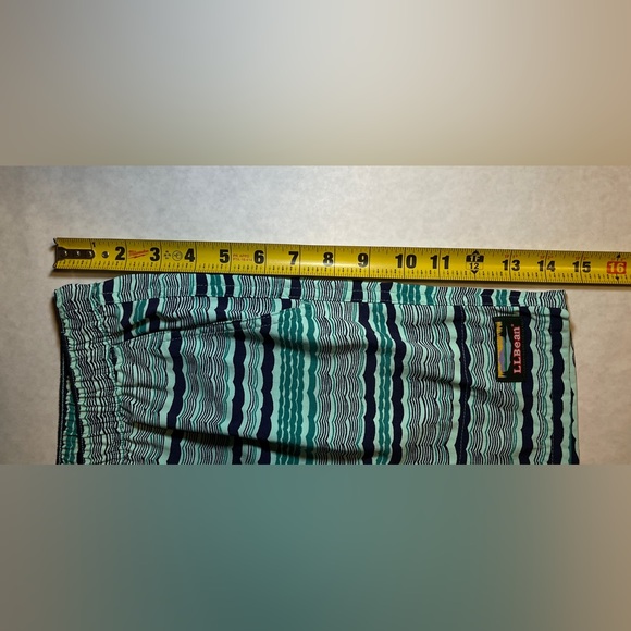 L.L.Bean Men’s Baggies Size Medium Light Green Sea Foam Ocean Wave Print - Picture 8 of 16